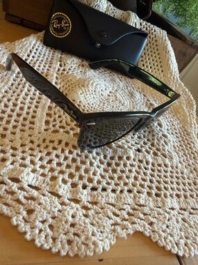 Ray-Ban Black Women's Cat-Eye Sunglasses